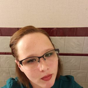 Meet your Posher, Emisha